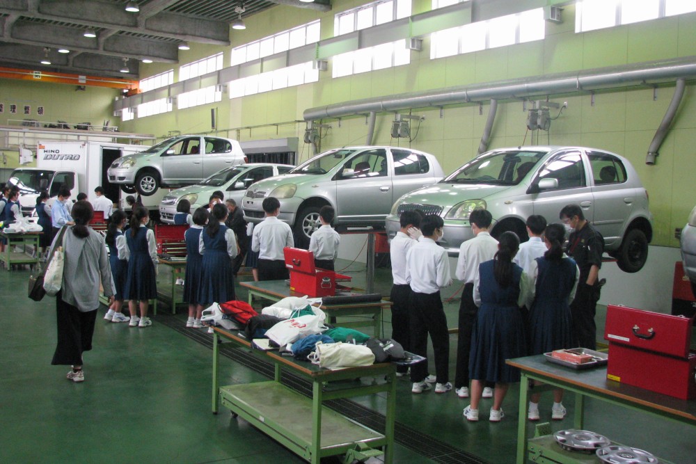 ようこそ桜丘中学校の皆さん（学校見学会）